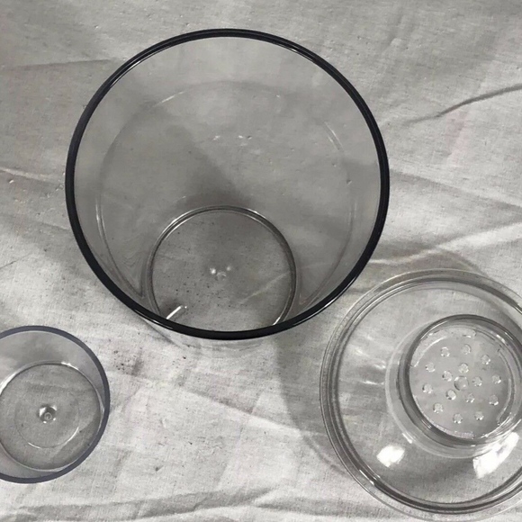 Ceasars Palace Las Vegas Cocktail Shaker Martini - Picture 2 of 4